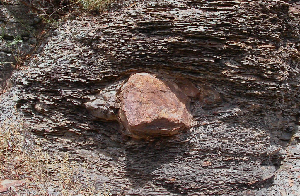 FOTOGRAFIA DE https://geoparquemolina-altotajo.com/item/dropstone/