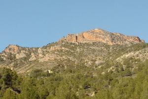 las Peñas desde el Río Tus